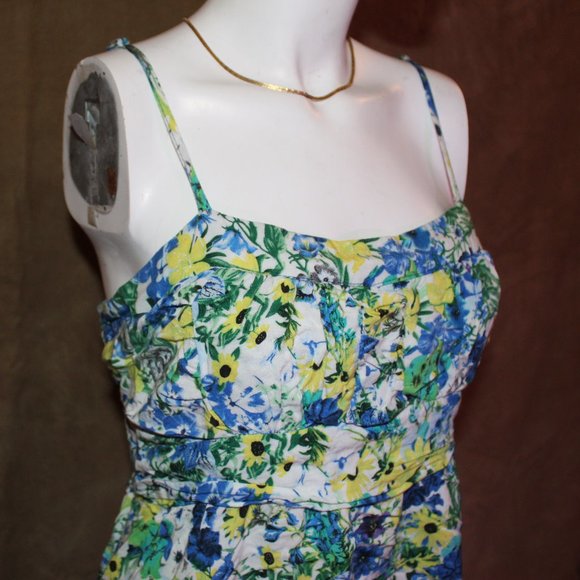 Floral Dress - Picture 2 of 8